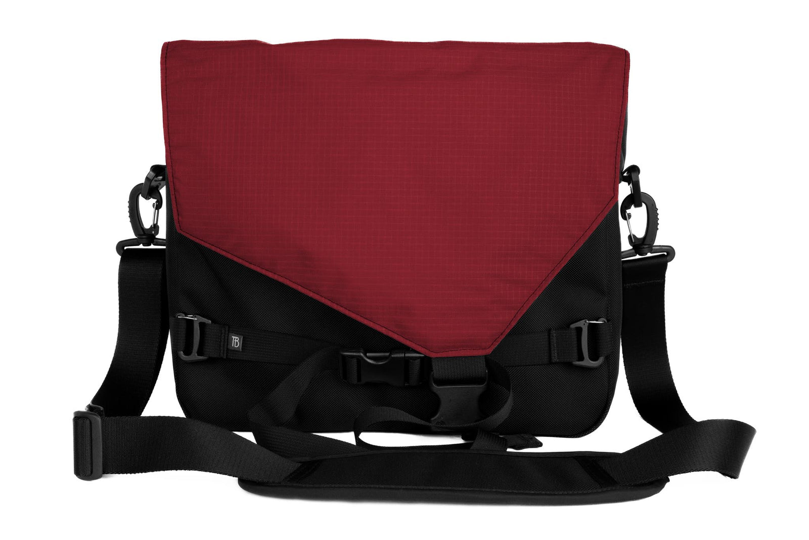 visible variant TB0204-BKSL^^The Maker's Bag in Black with Sangria interior.