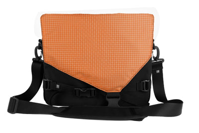 visible variant TB0204-BKZD^^The Maker's Bag in Black Ballistic with a Zest Halcyon lining.