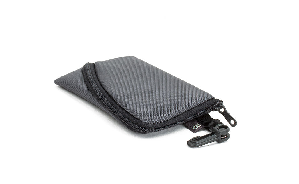 visible variant TB12451-GK^^ A Mini Ghost Whale Pouch in Nebulous Grey (dark grey).