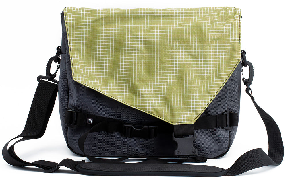 visible variant TB0204-GKWD^^The Maker's Bag in Nebulous Grey (Medium grey )525 Ballistic with a Wasabi (green with white grid) 200 Halcyon interior.