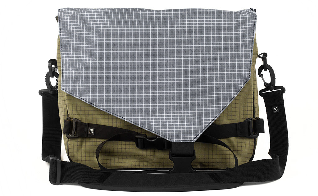 visible variant TB0204-VHND^^The Maker's Bag in Taiga (olive green with grey grid) 400 Halcyon with a Northwest Sky (light grey with white grid) 200 Halcyon interior.