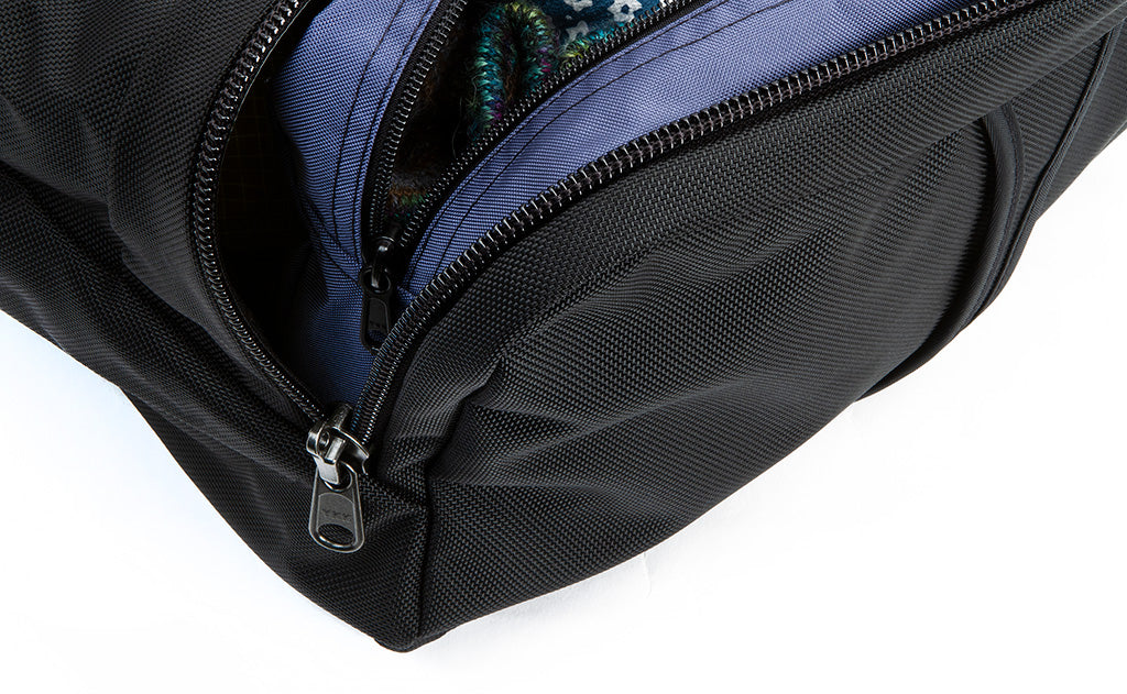 ^^A Packing Cube Shoulder Bag in an Aeronaut 45 end pocket.