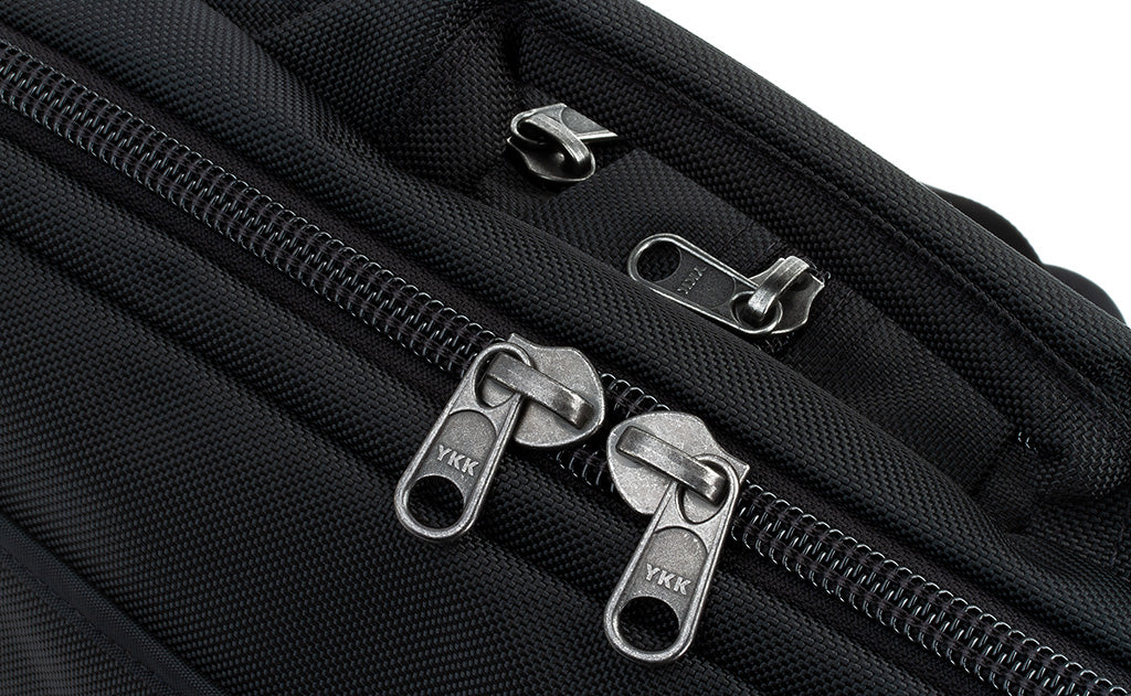 detail visible^^Close shot of the zipper on the Pilot.