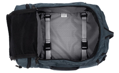 visible variant TB0903-THND ^^ An open Techonaut 45 with a Night Walk (dark grey blue) exterior Halcyon and a Northwest Sky (grey) interior.
