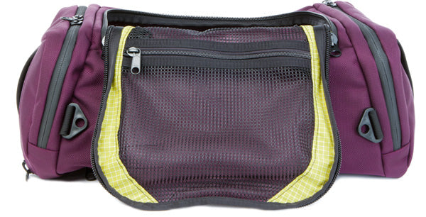 TOM BIHN Aeronaut in Aubergine