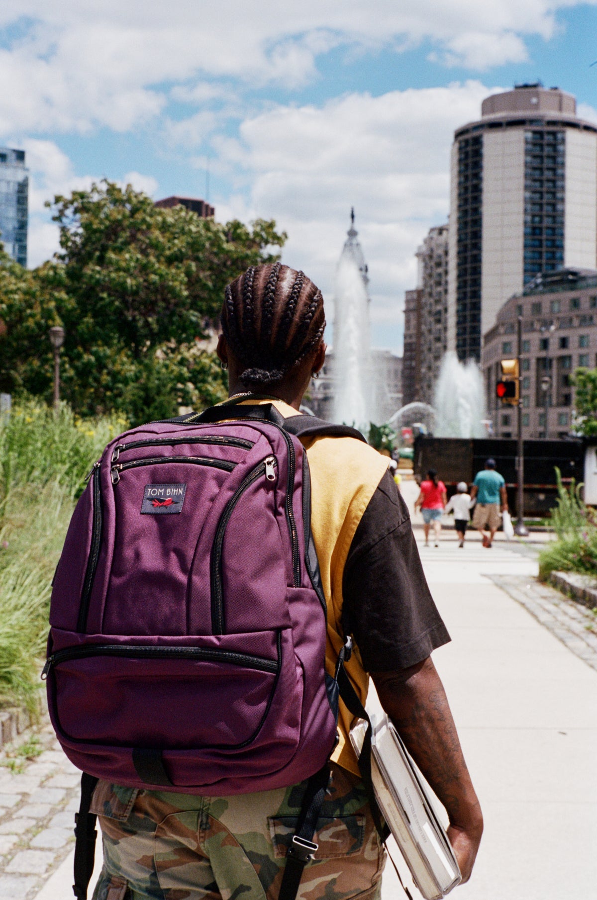 lifestyle visible^^Person wearing Synapse 25.