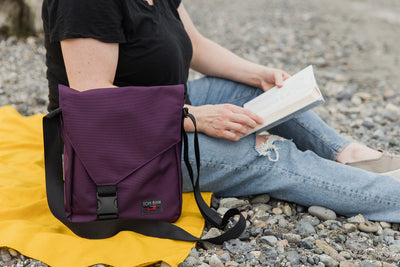 visible lifestyle^^A Medium Cafe Bag at a beach.