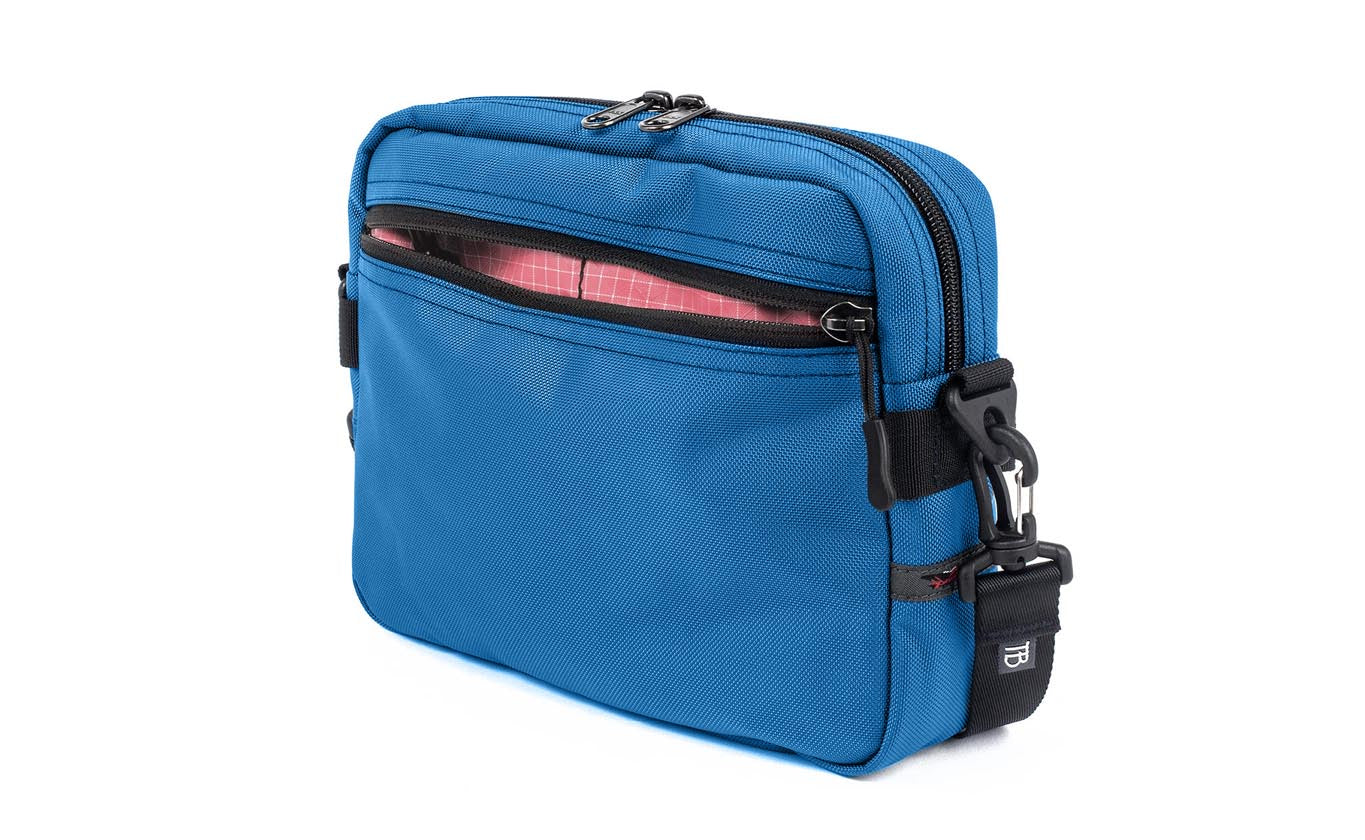 visible variant TB0414-NK4D^^The Side Kick in Constellation (light blue) 630 Ballistic with an Sakura (pale pink with white grid) 200 Halcyon interior.