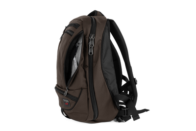 visible variant TB0120-RKGL^^Side profile of Synik 22 in Ursa (greyish brown) with Mountain (grey with light grey grid) Cerylon interior