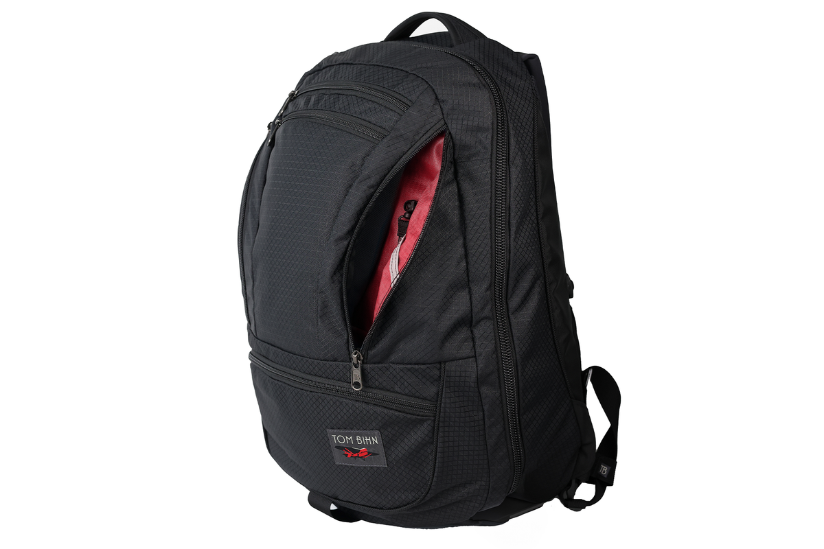 TOM BIHN Synik 30, Everyday Carry & Travel Backpack, 30L Black 420 Spectron/Northwest Sky 200 Halcyon