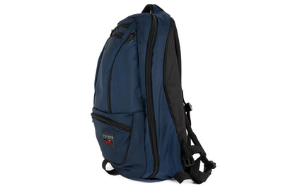 visible variant TB0121-NNGL TB0121-NNSN TB0121-NNLJ TB0121-NNCJ^^A face shot of the Synik 30 in Navy (dark blue) 420 Parapack.