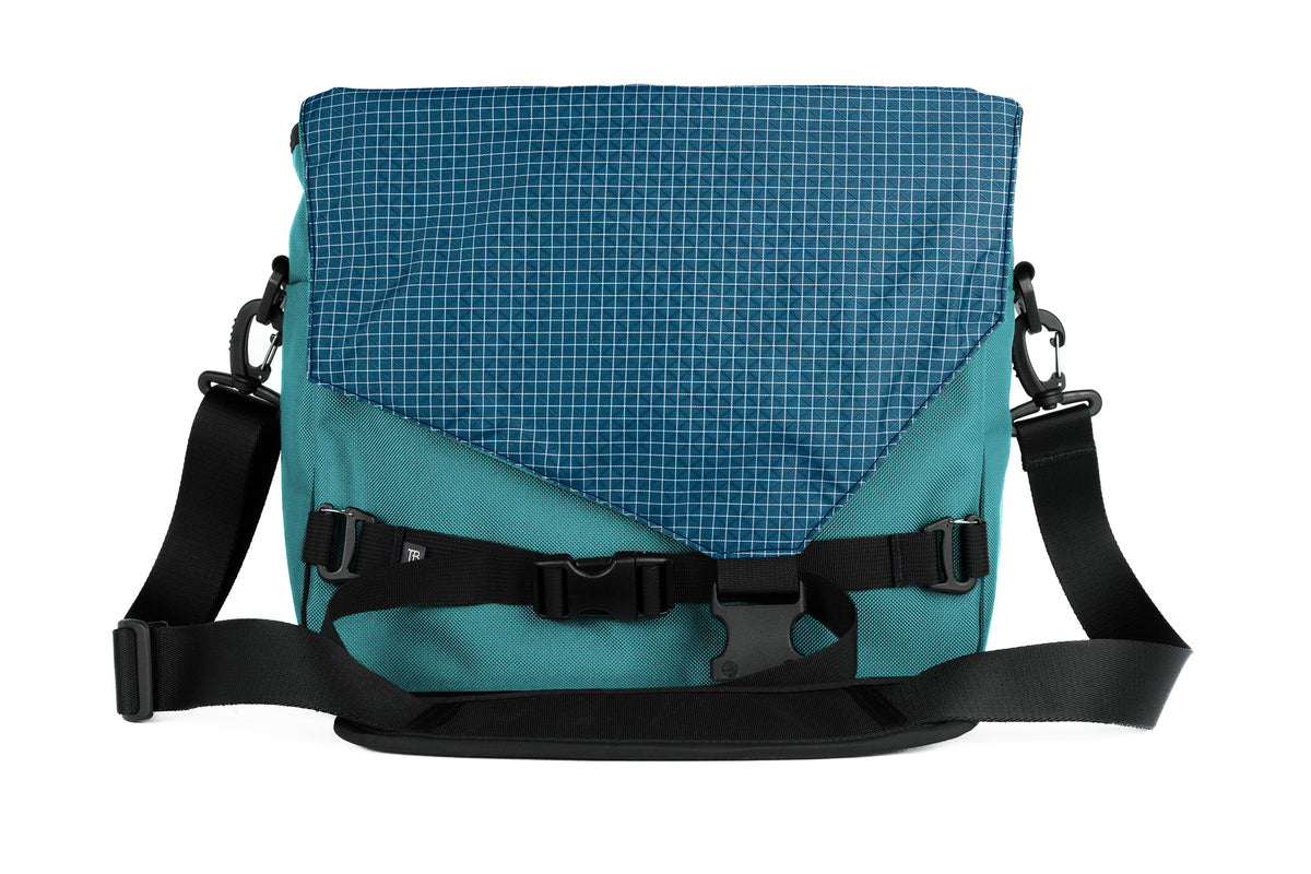 visible variant TB0204-KKFD^^Maker's Bag in Agave Ballistic in Fjord 200 Halcyon.