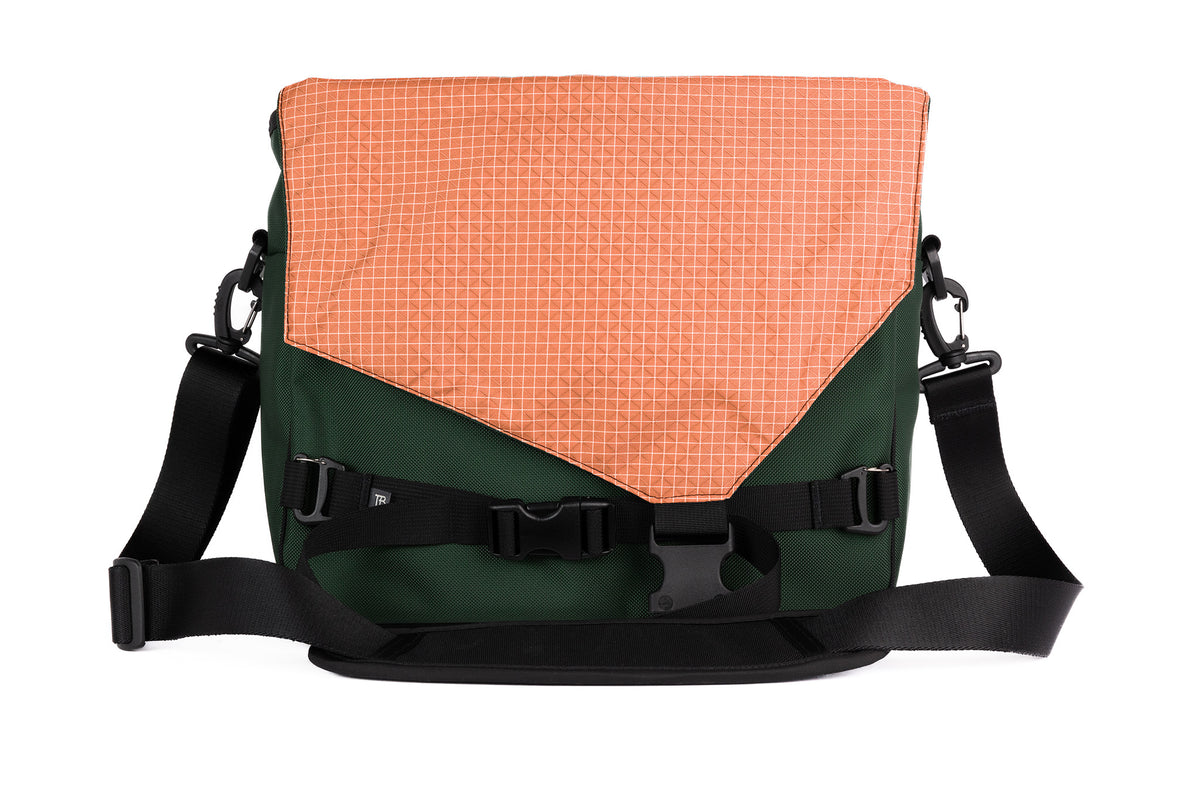 visible variant TB0204-WK3D^^Maker's Bag in Wilderness Ballistic in Cantaloupe 200 Halcyon.