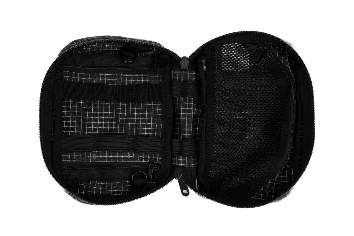 visible variant TB0418-BD^^Open shot of the Handy Little Thing #1 in Black (black with white grid) 200 Halcyon showing the attachment points.