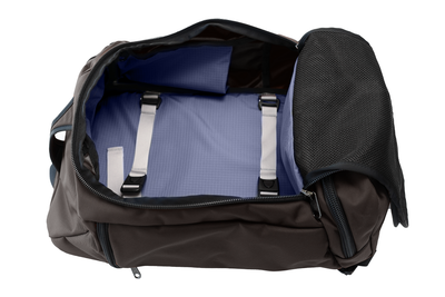 visible variant TB0902-RKDL^^ An open Techonaut 30 with a Ursa (brown) exterior and a Dusk (purplish-blue with light purplish-blue grid) interior.