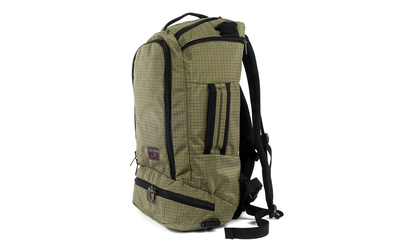 visible variant TB0902-VHND^^ A Techonaut 30 with a Taiga (sage green) Halcyon exterior.