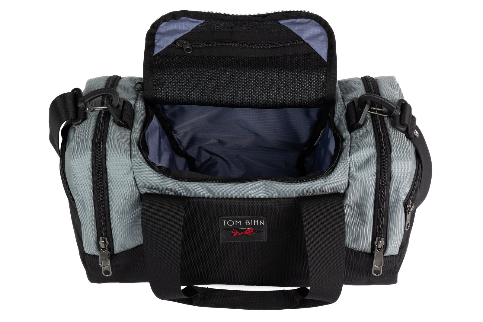 visible variant TB0904-LKDL^^The Night Flight Travel Duffel in Cloud Ballistic with a Dusk 210 Cerylon interior.