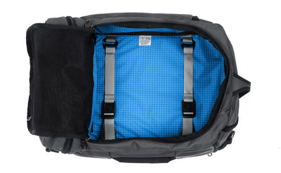 visible variant TB0902-GKLD^^ An open Techonaut 30 with a Nebulous Grey (dark grey) exterior and an Island (blue) interior.