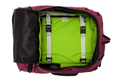 visible variant TB0902-PK1D^^ An open Techonaut 30 with a Raspberry (reddish purple) exterior and a Kiwi (bright green) interior.