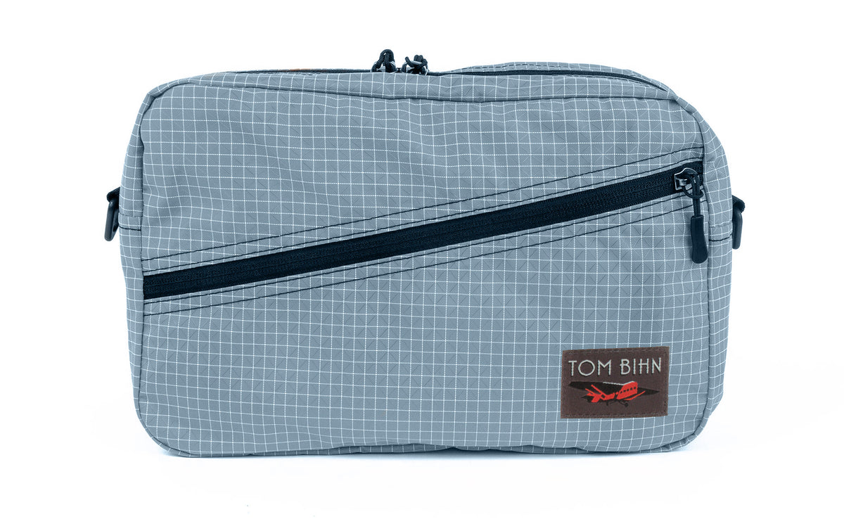 visible variant TB0921-7D^^A Packing Cube Shoulder Bag in Tidal (light bluish-grey with white grid) 200 Halcyon