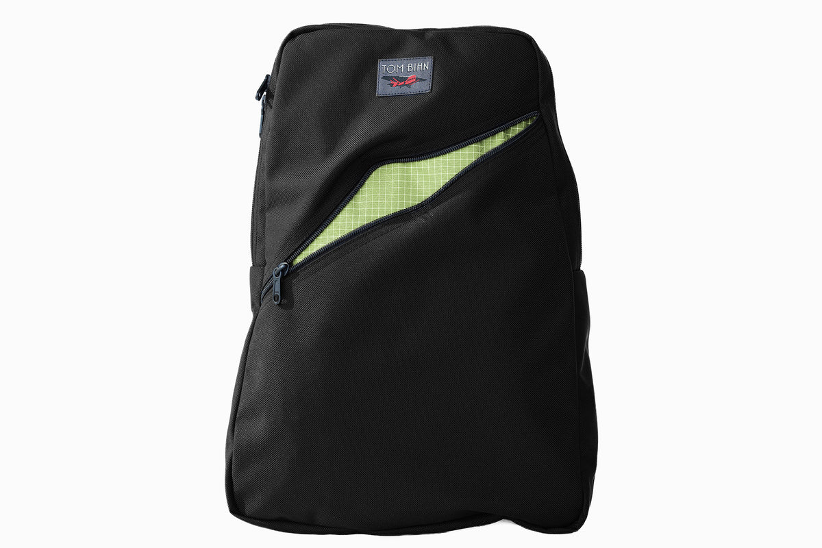 visible variant TB0922-BKHD^^Daylight Backpack in Black 630 Ballistic with Honeydew 200 Halcyon interior