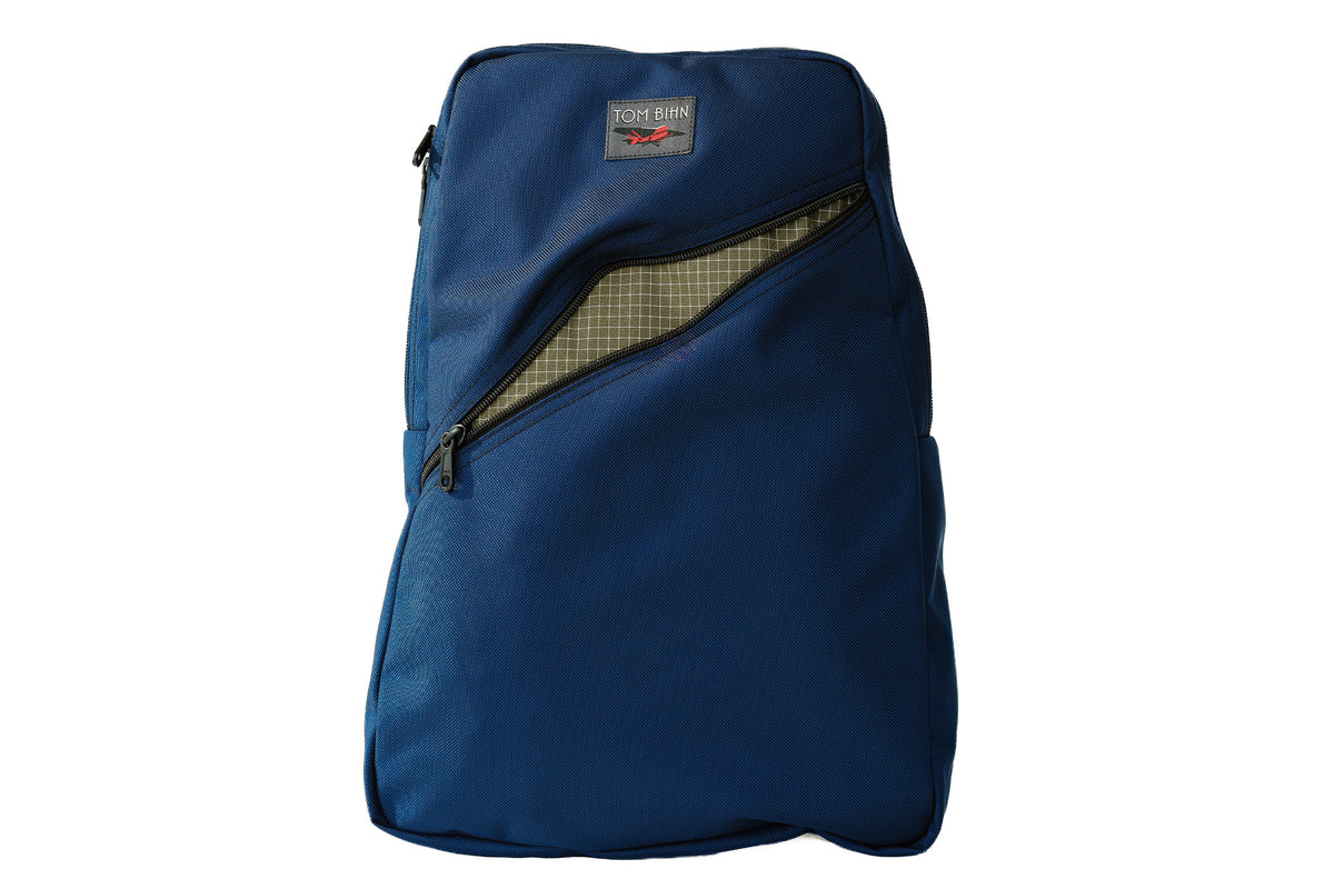 visible variant TB0922-DKCD^^Daylight Backpack in Deep Blue (dark blue) Ballistic with Coyote (light brown with light grey grid) 200 Halcyon interior