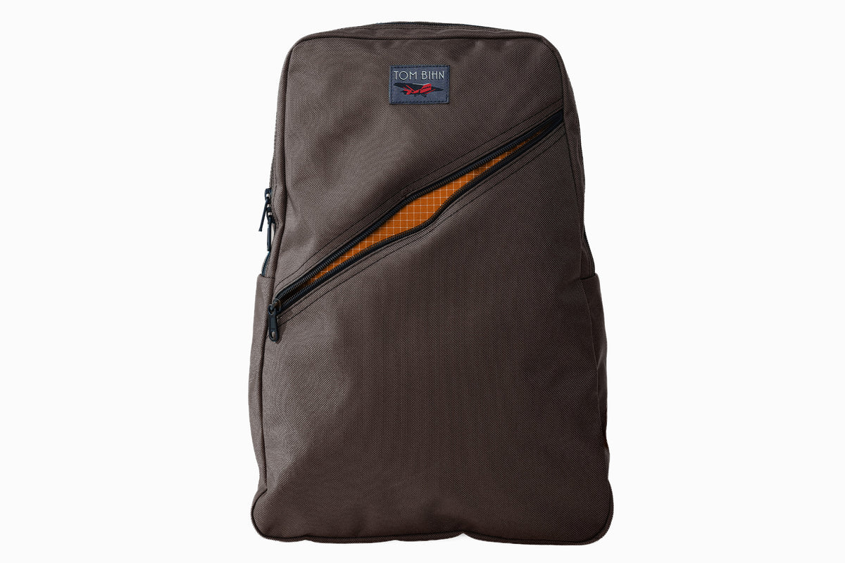 visible variant TB0922-RKZD^^Daylight Backpack in Ursa (brown-grey) Ballistic with Zest (orange with white grid) 200 Halcyon interior