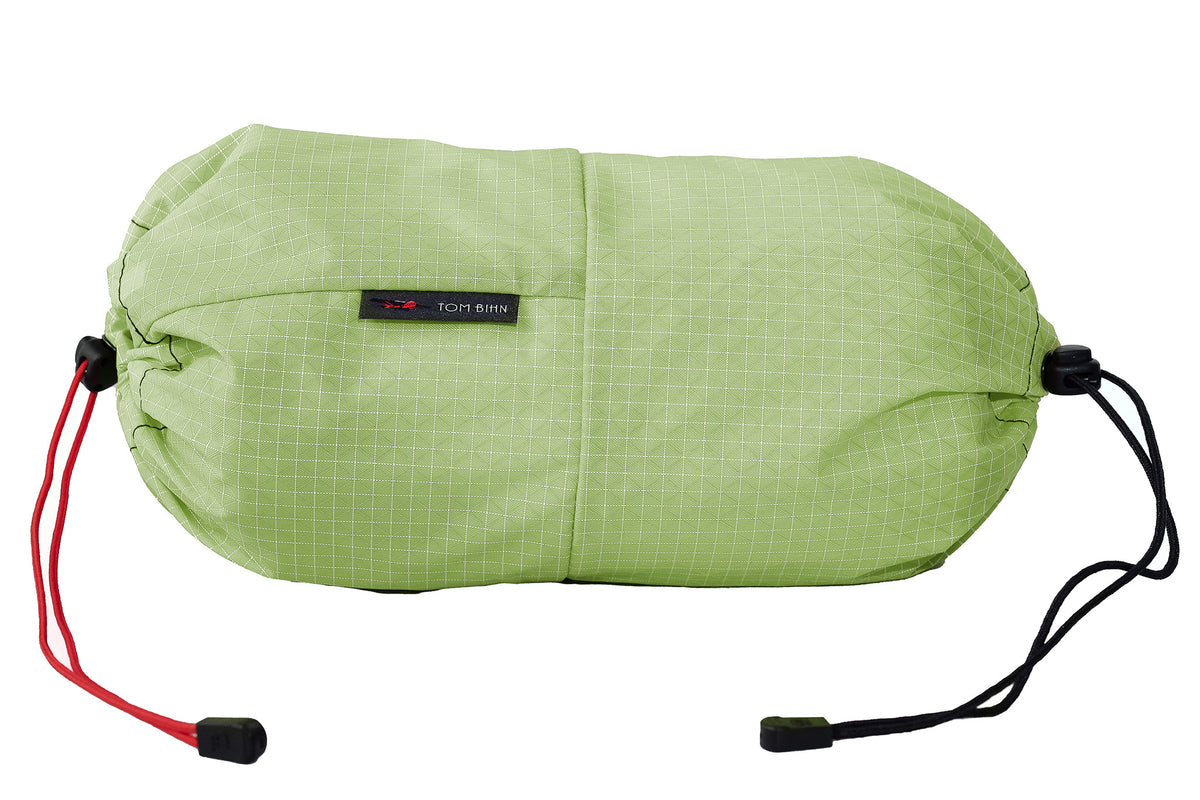 visible variant TB09376-HD^^An Aeronaut 45 Travel Laundry Stuff Sack in Honeydew (pale green with white grid) 200 Halcyon.