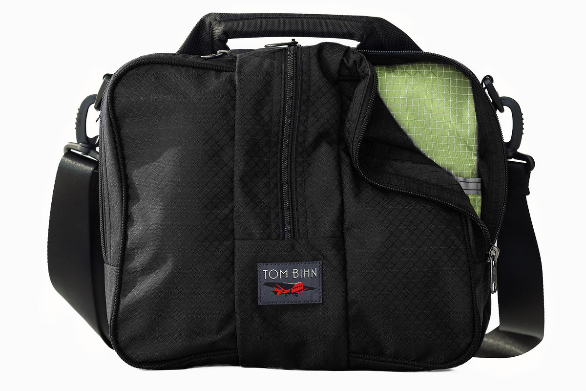 visible variant TB0967-BTHD^^The Co-Pilot in Black 420 Spectron with Honeydew 200 Halcyon interior