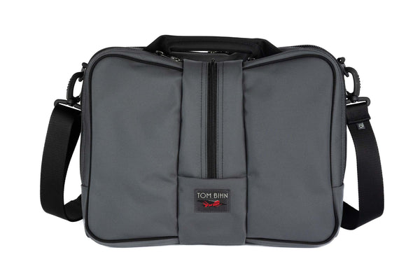 TOM BIHN Pilot, Personal Item Shoulder Bag, 13L, 15.5 TOM BIHN Pilot, Personal Item Shoulder Bag, 13L, 15.5