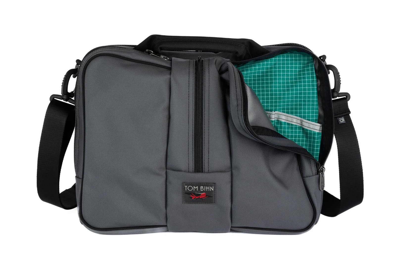 visible variant TB0968-GKED^^Pilot in Nebulous Grey (medium grey) Ballistic with Kelpie (bluish green with white grid) 200 Halcyon interior.