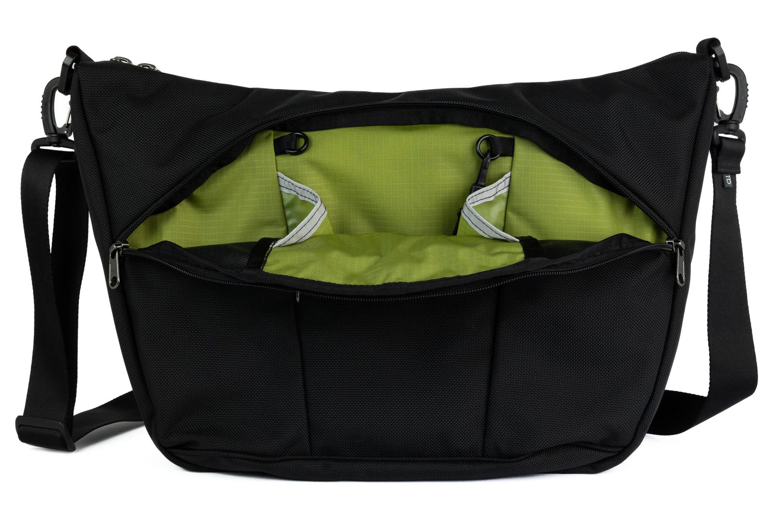 visible variant TB1405-BKML^^Parental Unit in Black 1050 Ballistic with an Moss 210 Cerylon interior.