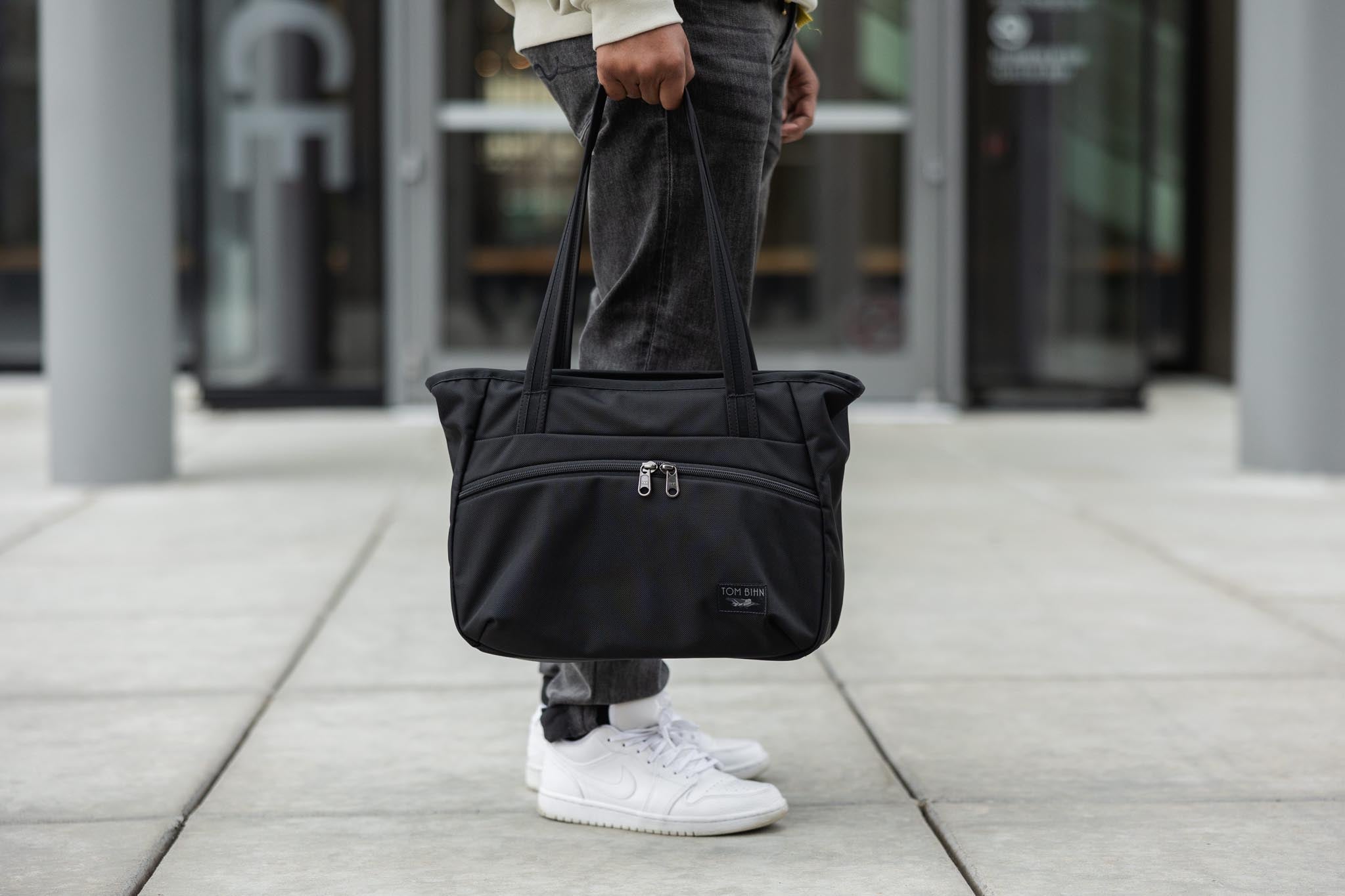 TOM BIHN Nomad Tote, Everyday Carry Laptop Bag, 17 