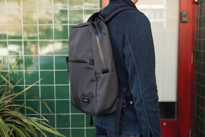 Person wearing the Paragon 2.0 on their back