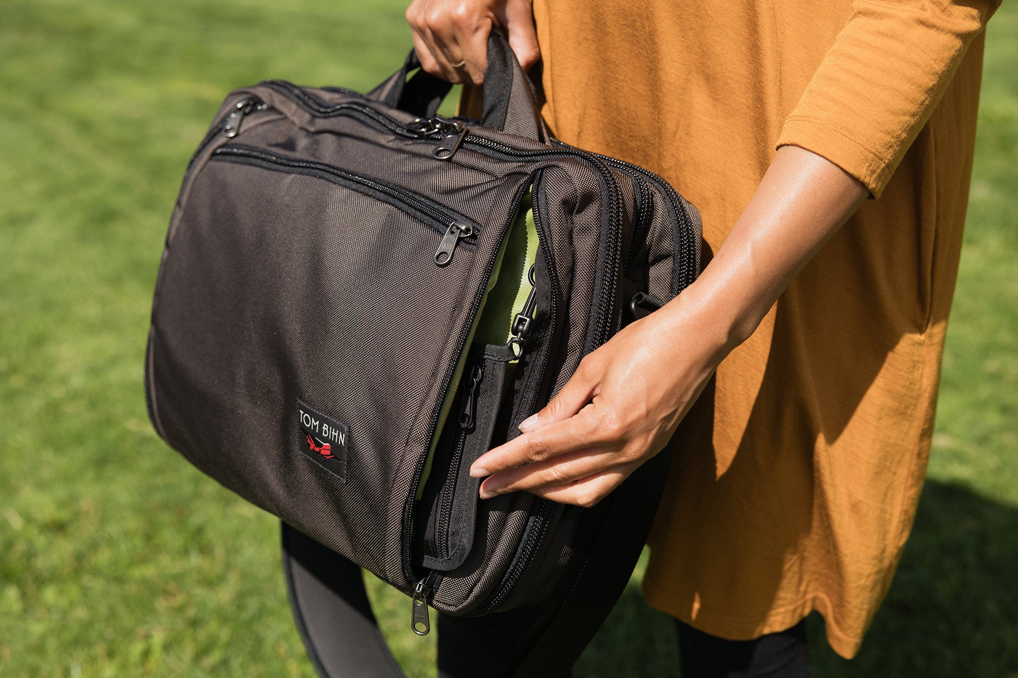 TOM BIHN Trinity Convertible Briefcase Travel Backpack 21L tom-bihn-trinity-convertible-briefcase-travel-backpack-21l