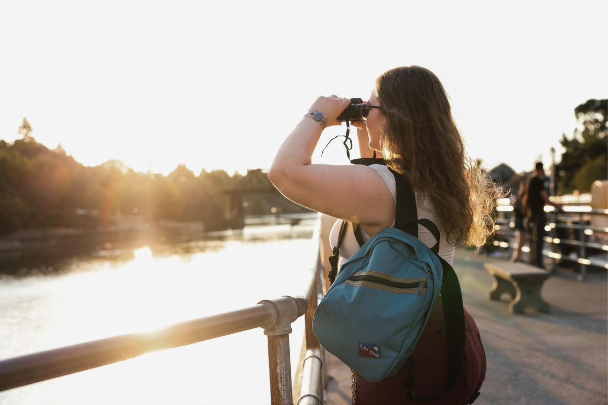 visible lifestyle^^ Person wearing Zeitgeist backpack.