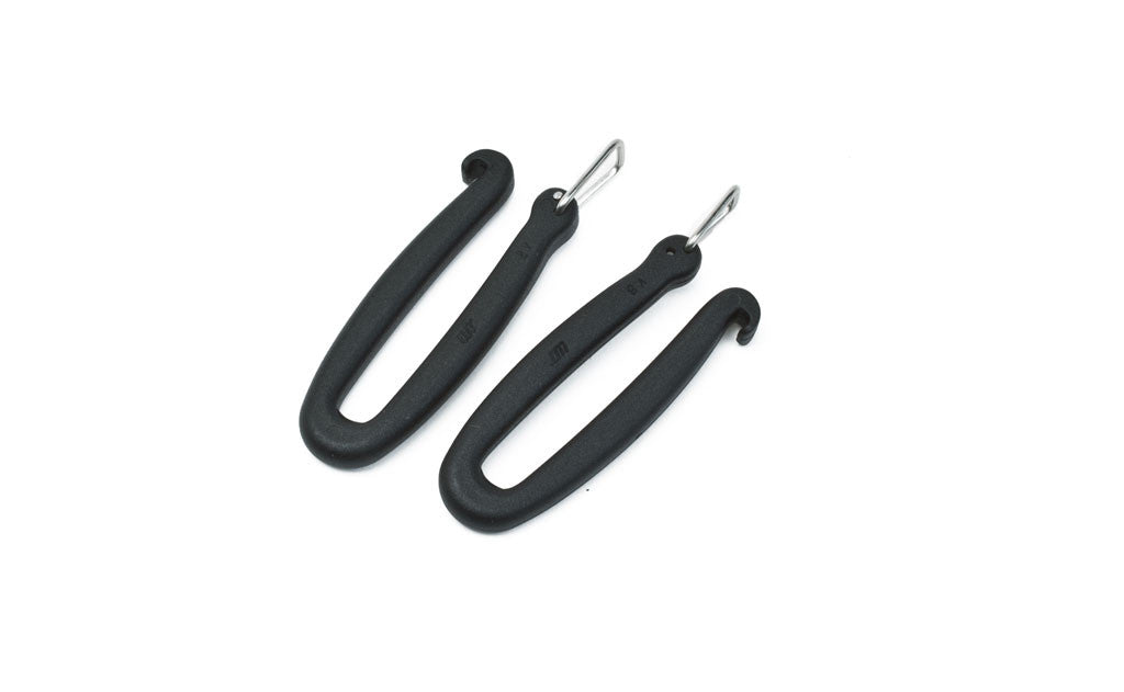 visible variant PT057538^^A pair of 1.5" single gate keepers.