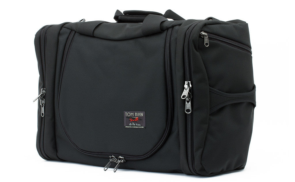 detail visible^^The Aeronaut 45 has grab handles on either end as well as zippered end pockets.