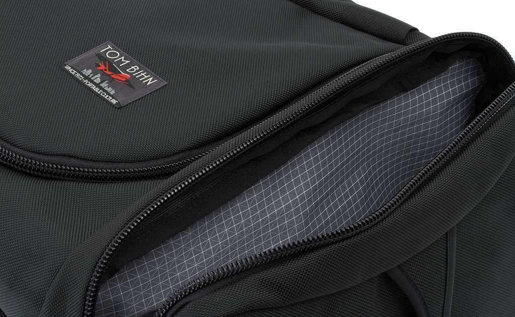 detail visible^^There are side pockets on either side. They are each about an eighth of the total volume of the bag.