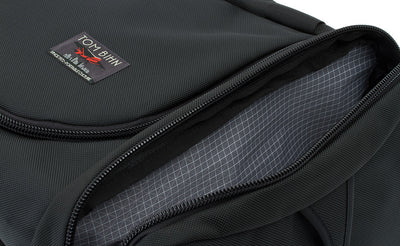 detail visible^^There are side pockets on either side. They are each about an eighth of the total volume of the bag.