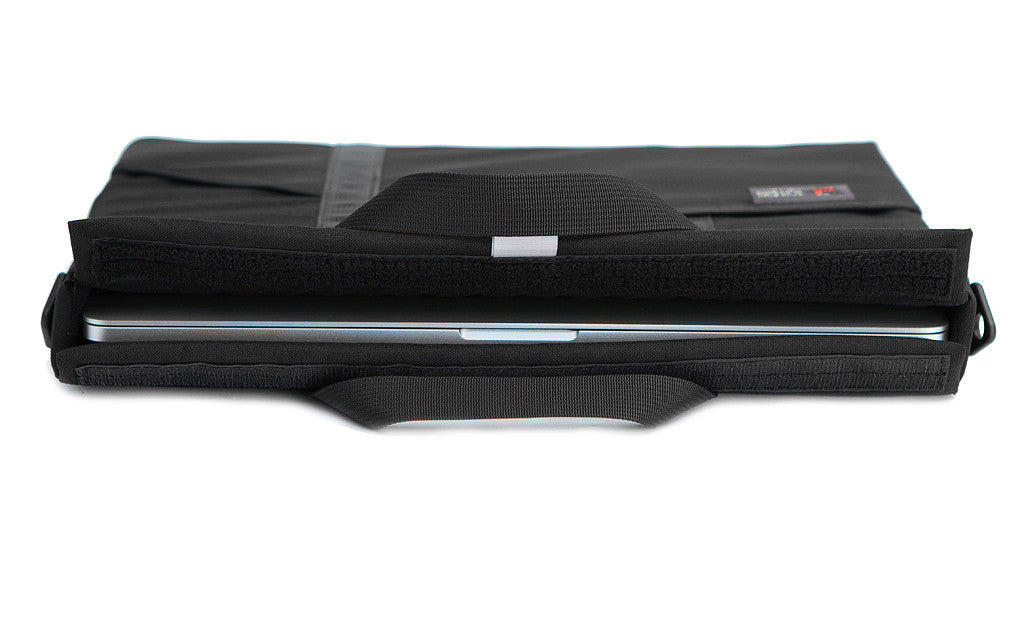 visible variant TB0301-BN TB0304Z-BN TB0306Z-BN TB03013R-BN TB03015R-BN^^A laptop in a Horizontal Brain Cell.