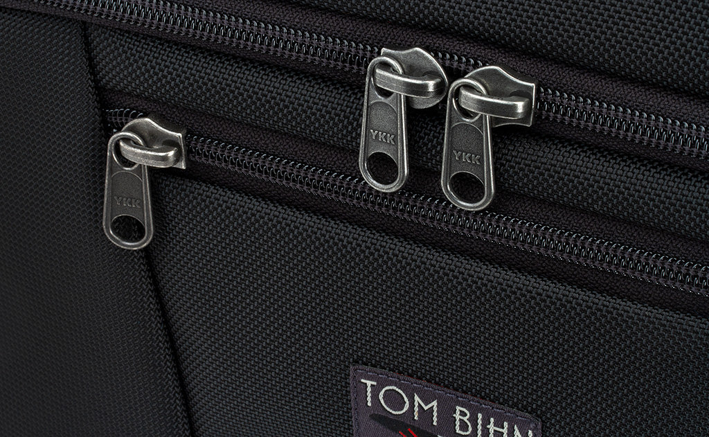 detail visible^^Close-up of the zippers on the front of the bag