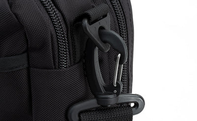 lifestyle visible^^Close-up of the Standard Shoulder Strap snaphook clipped to the Co-Pilot.