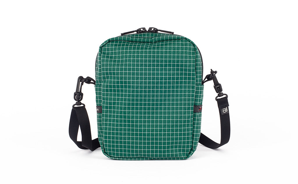 visible variant TB0416-KDGE TB0416-KDNE TB0416-KDLE^^A back view of the Everyday Cubelet in Sitka Halcyon (green with a white grid) showing a completely fabric back.
