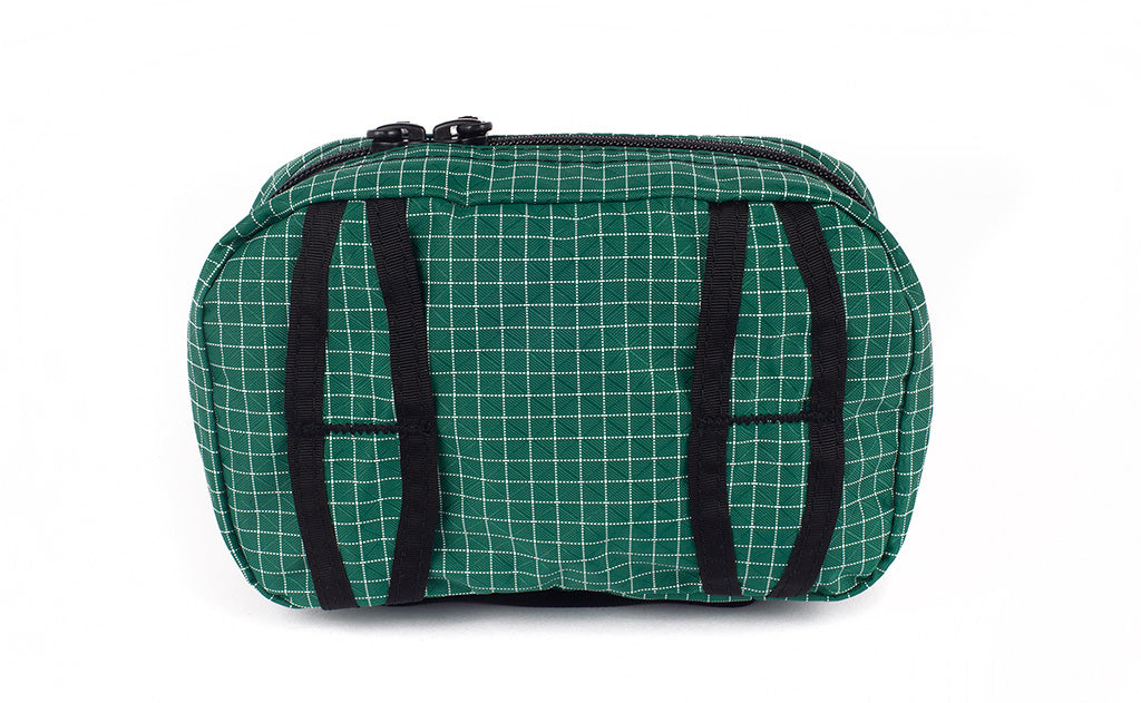visible variant TB0418-KD^^Reverse shot of the Handy Little Thing #1 in Sitka (forest green with white grid) 200 Halcyon showing the attachment points.