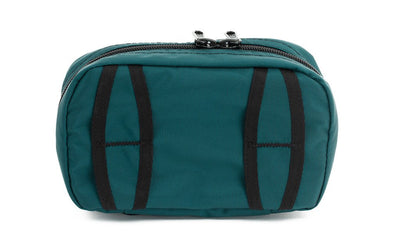 visible variant TB0418-SR^^Reverse shot of the Handy Little Thing #1 in Seapine Green (dark green) 630 Recycled showing the attachment points.
