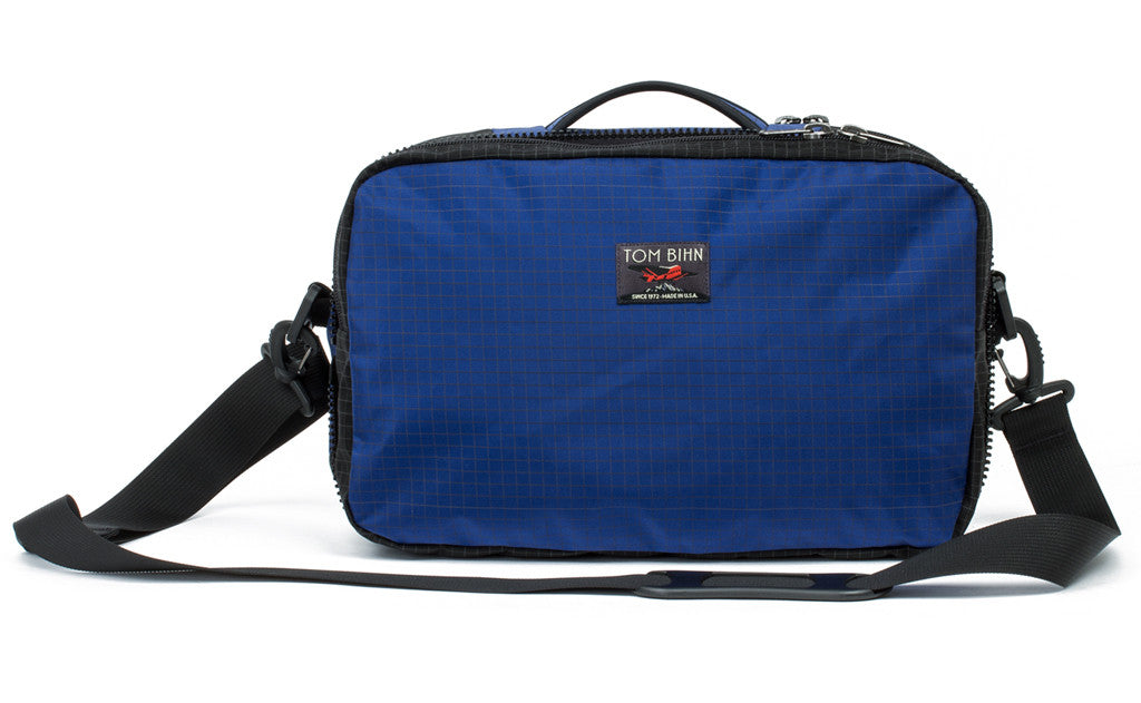 visible variant TB0907-DHWD TB0907-DHND^^The top pocket of the Hero's Journey in Nordic (blue with grey grid) 400 Halcyon converted into a shoulder bag.