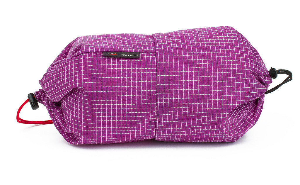 visible variant TB09376-UD^^An Aeronaut 45 Travel Laundry Stuff Sack in Ultraviolet (purple with white grid) 200 Halcyon.