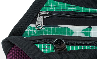 detail ^^A close shot of the interior clear pocket and its zipper in the Little Swift.