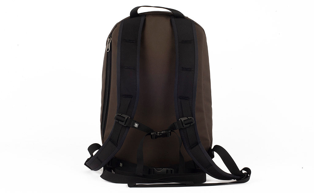 visible variant TB0108-RKIJ^^A reverse shot of the Luminary 15 in Ursa (brown-grey) 525 Ballistic.